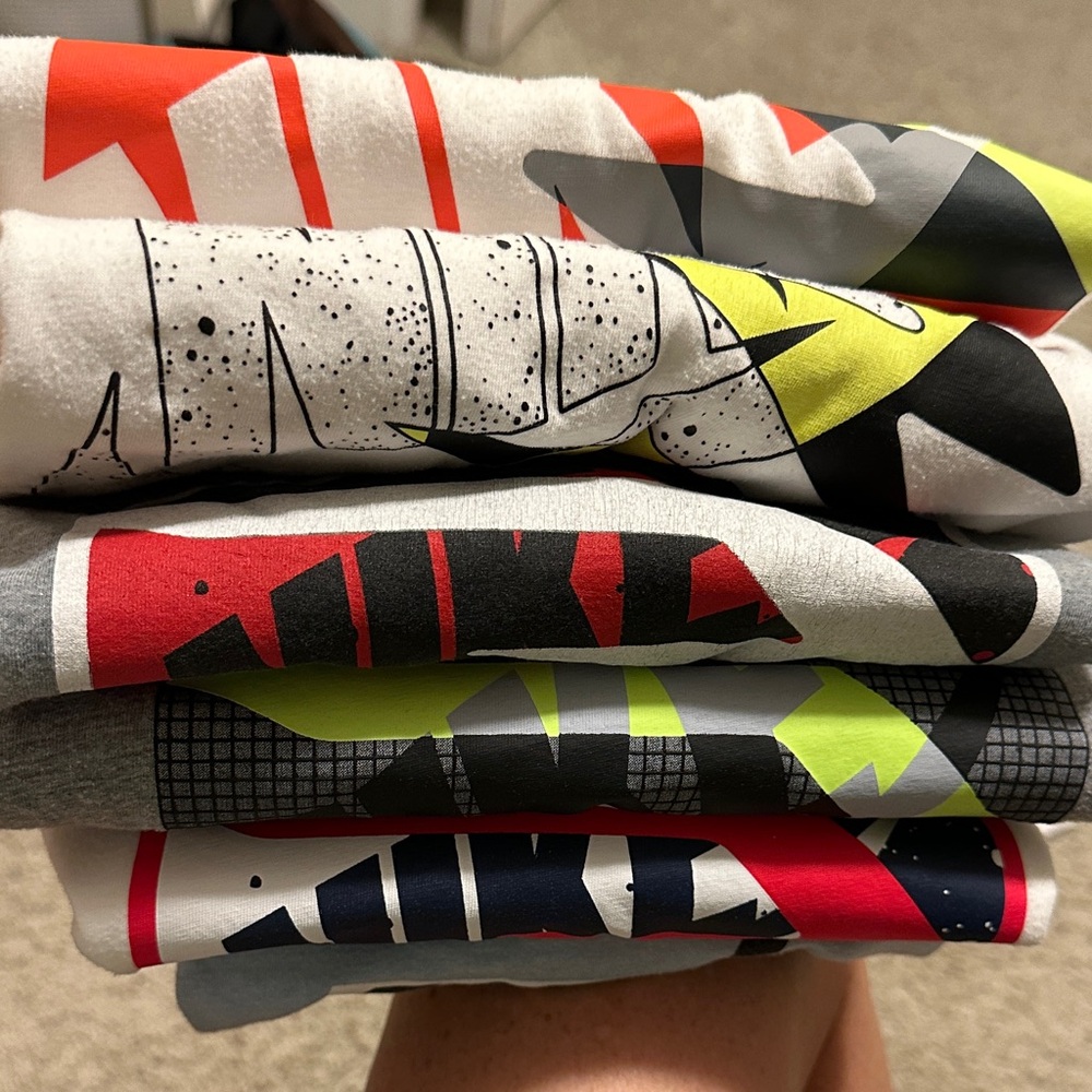 Nike Graphic Tees in Red, Yellow, and Gray (6) tshirt bundle